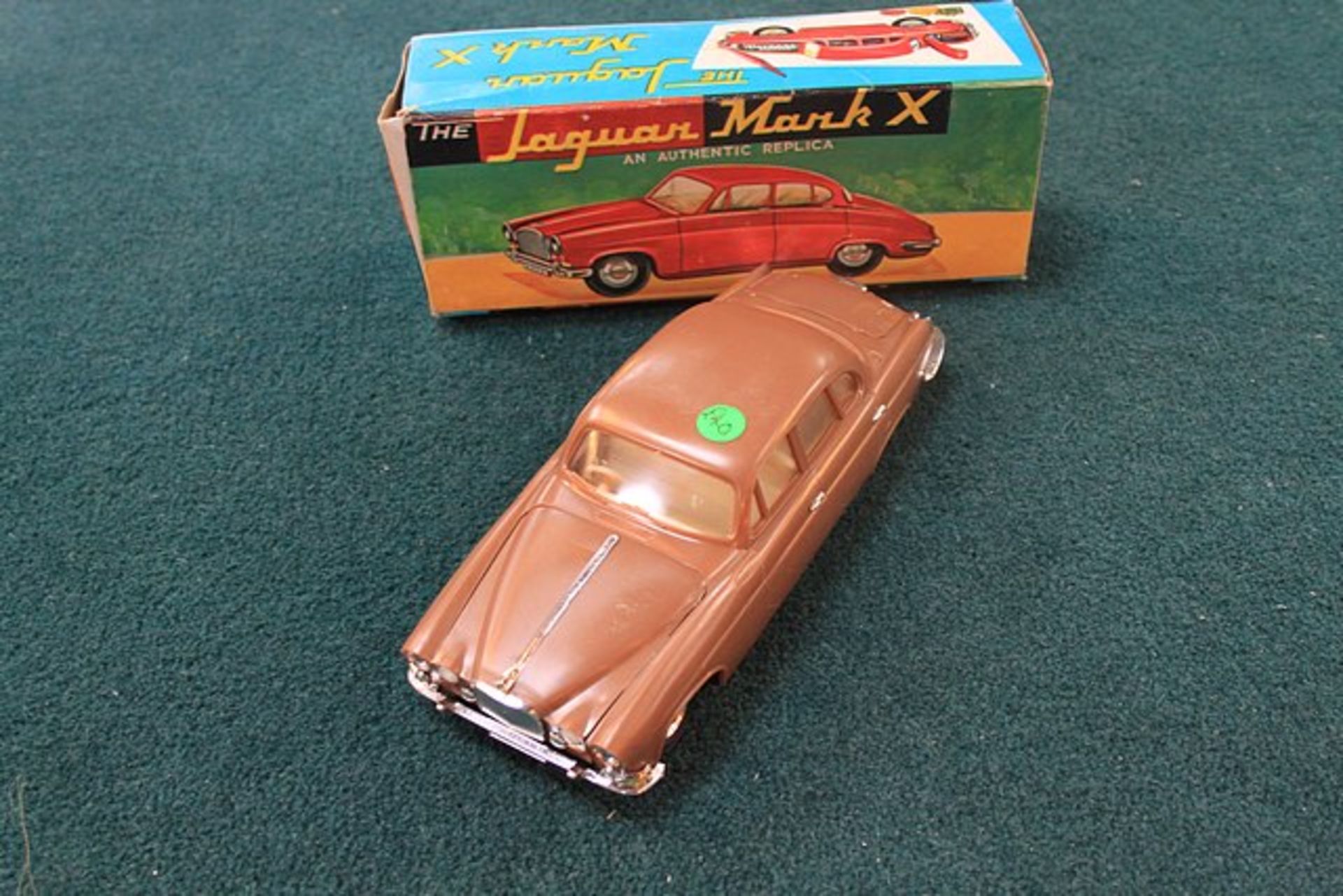 OK Toys Hong Kong No 3369 The Jaguar Mark x Authentic Replica Friction Motor Works Like New Bonnet - Image 3 of 3