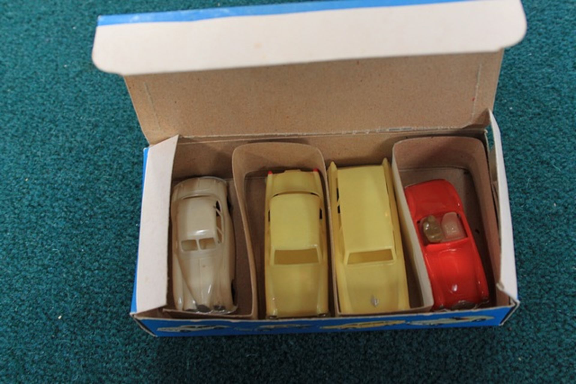 Rare Bluebox International Civil Engineers Series #7402 Comprising Of 4 Cars Complete With Box - Image 2 of 2