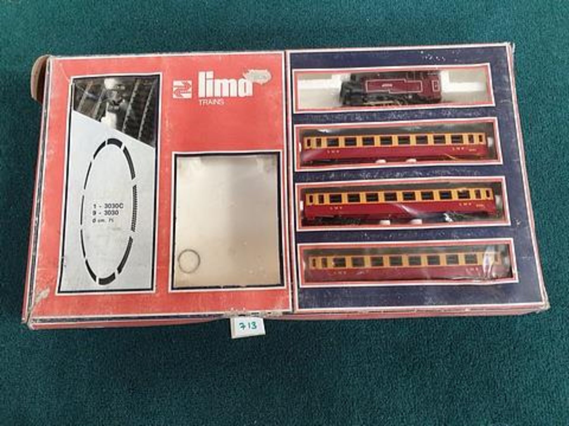Lima Trains 4506A F set complete with engine, 3 x carriages & track (missing transformer) boxed