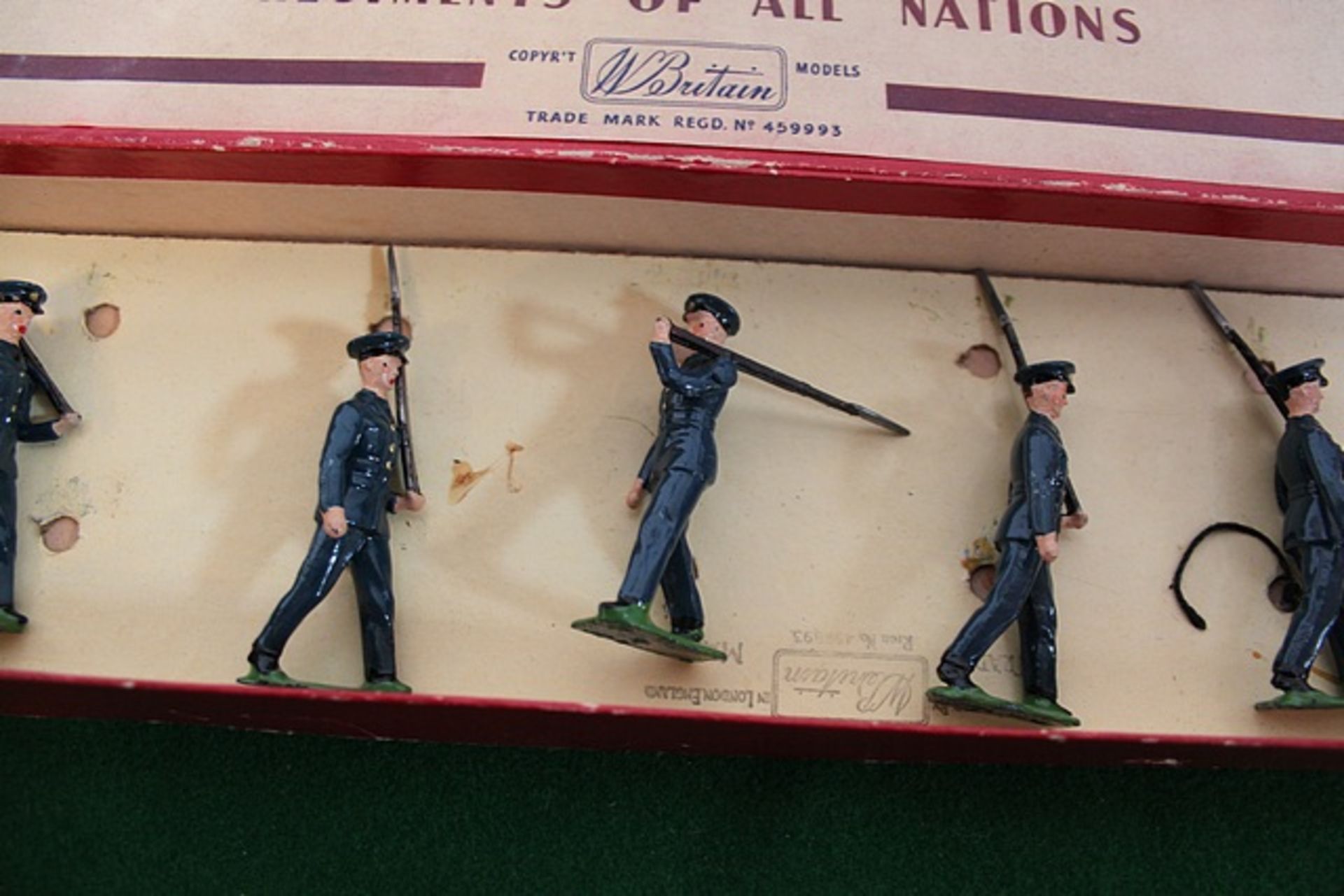 W Britain #2073 Diecast Britains Soldiers Regiments Of All Nations Royal Air Force (Marching At - Image 2 of 2