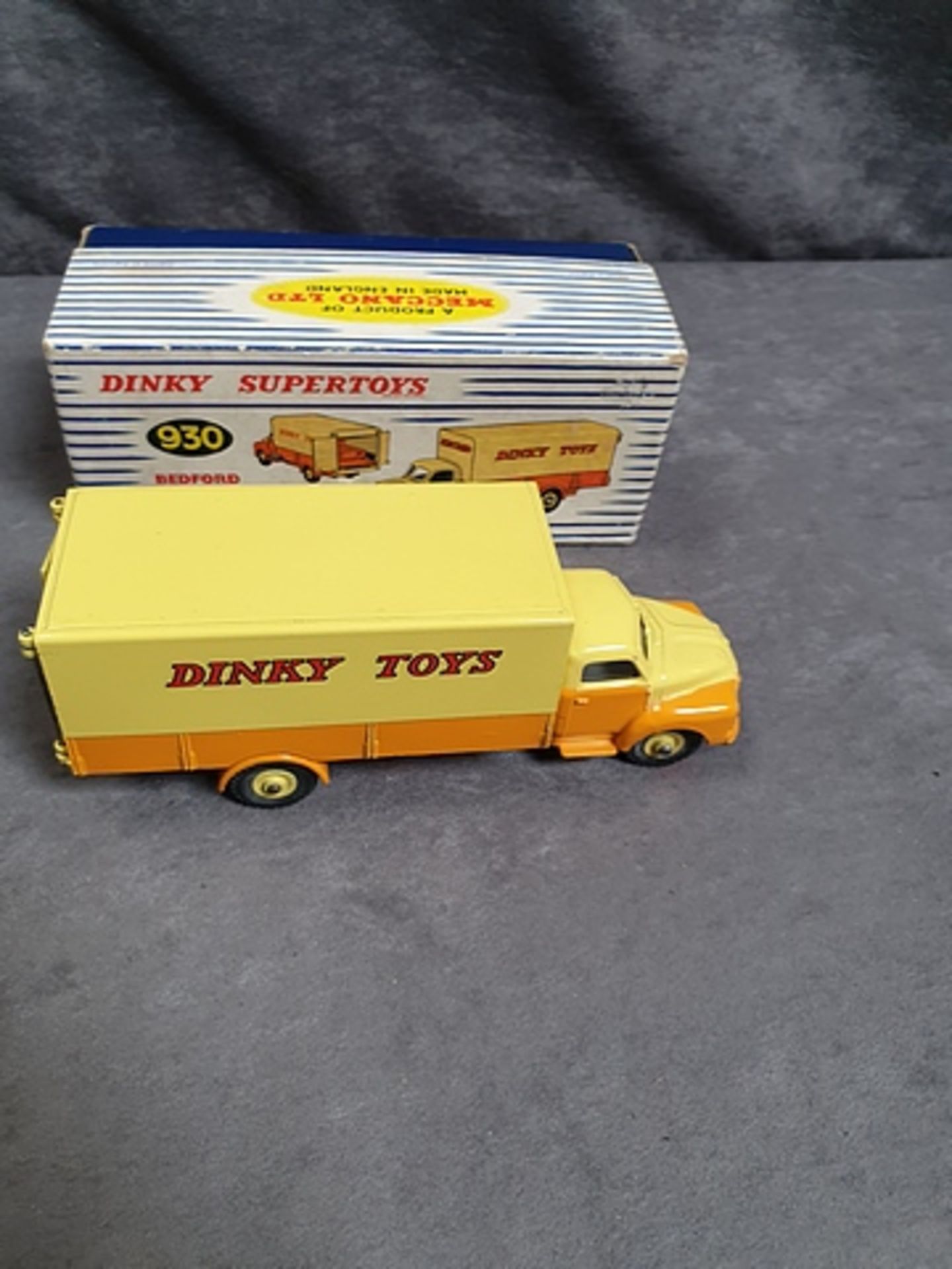 Dinky Diecast Toys #930 Bedford Pallet Jekta Van Complete In Box - Image 2 of 3