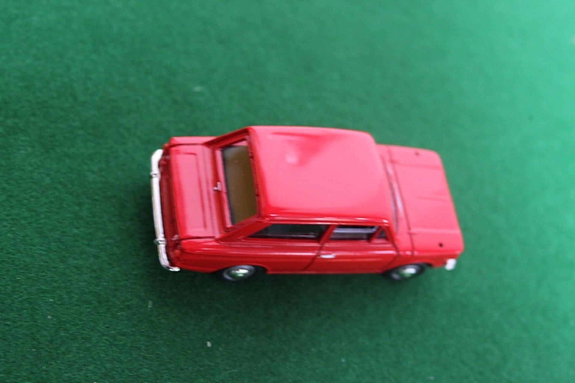 Vanguards # VA26000 1950s To 1960s Classic Popular Saloon Cars Selection Diecast Hillman Imp In