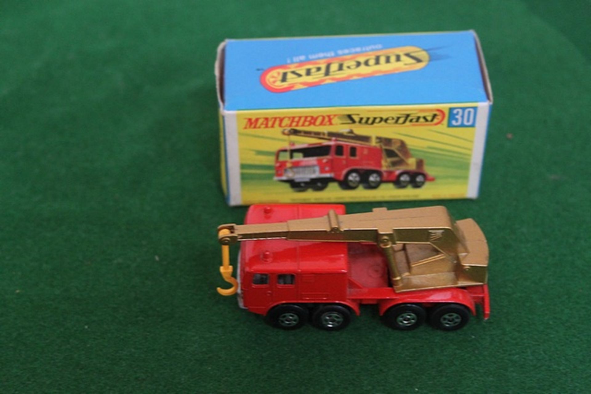 MATCHBOX - 30 - 6 Wheel Crane Truck - Roues argentées - En boite