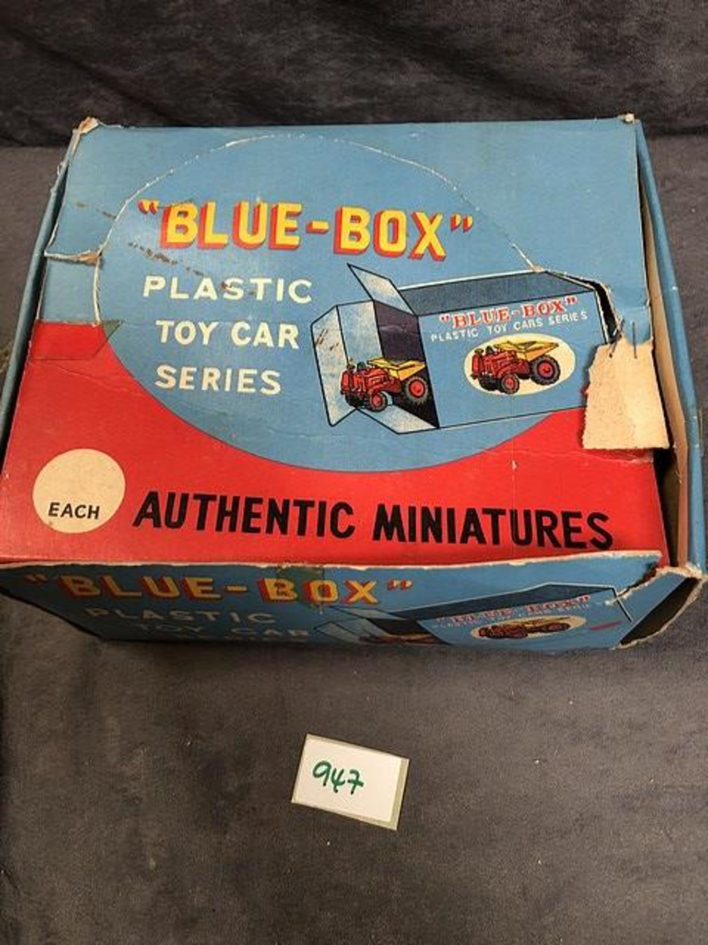 Blue Box Trade Box With 24 Assorted Cars Made In Hong Kong Complete In Box - Image 2 of 2