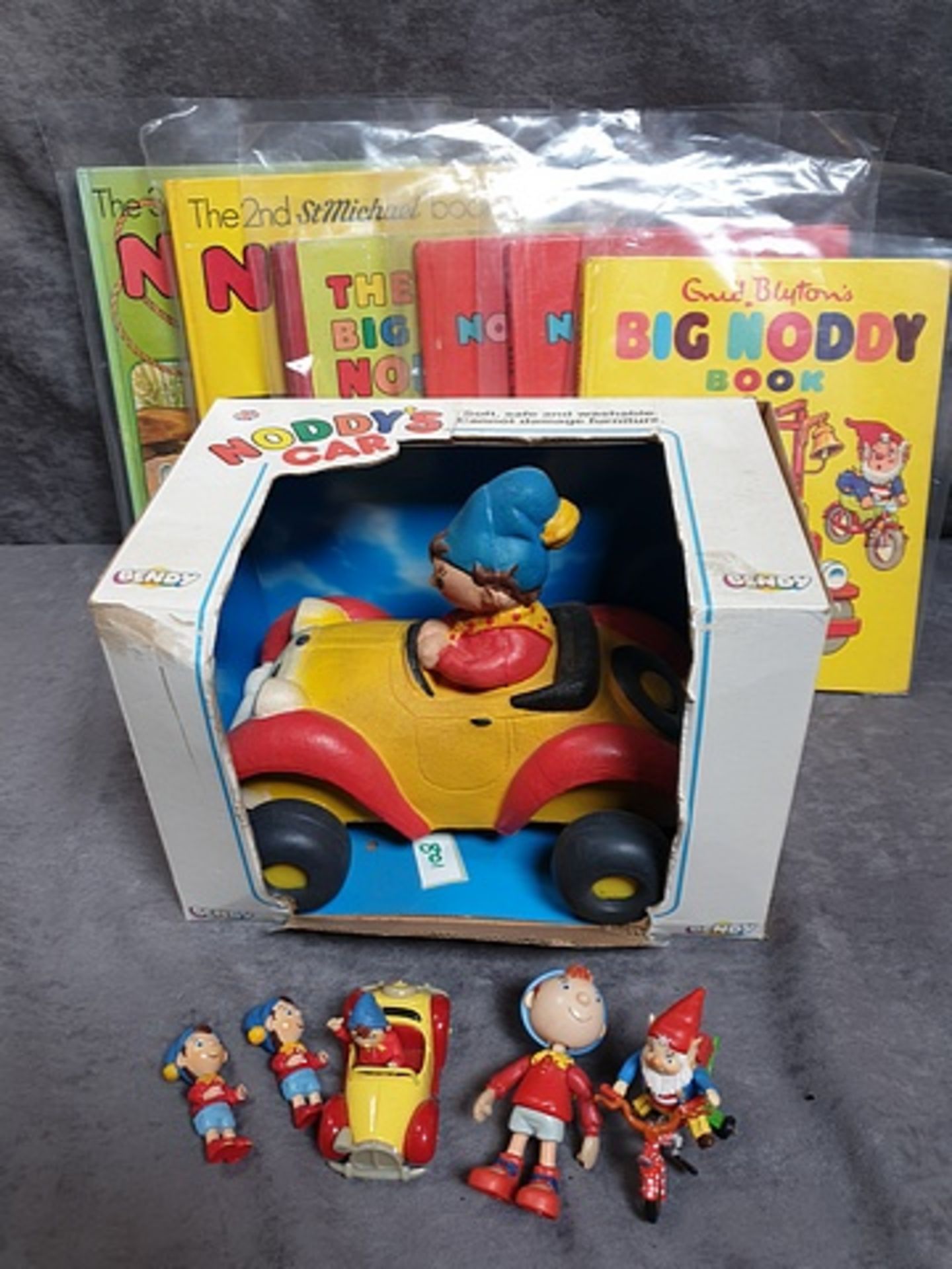 Noddy combination set comprising of; 6 Noddy books, 3 Noddy figures, Noddy car, Big Ears on a