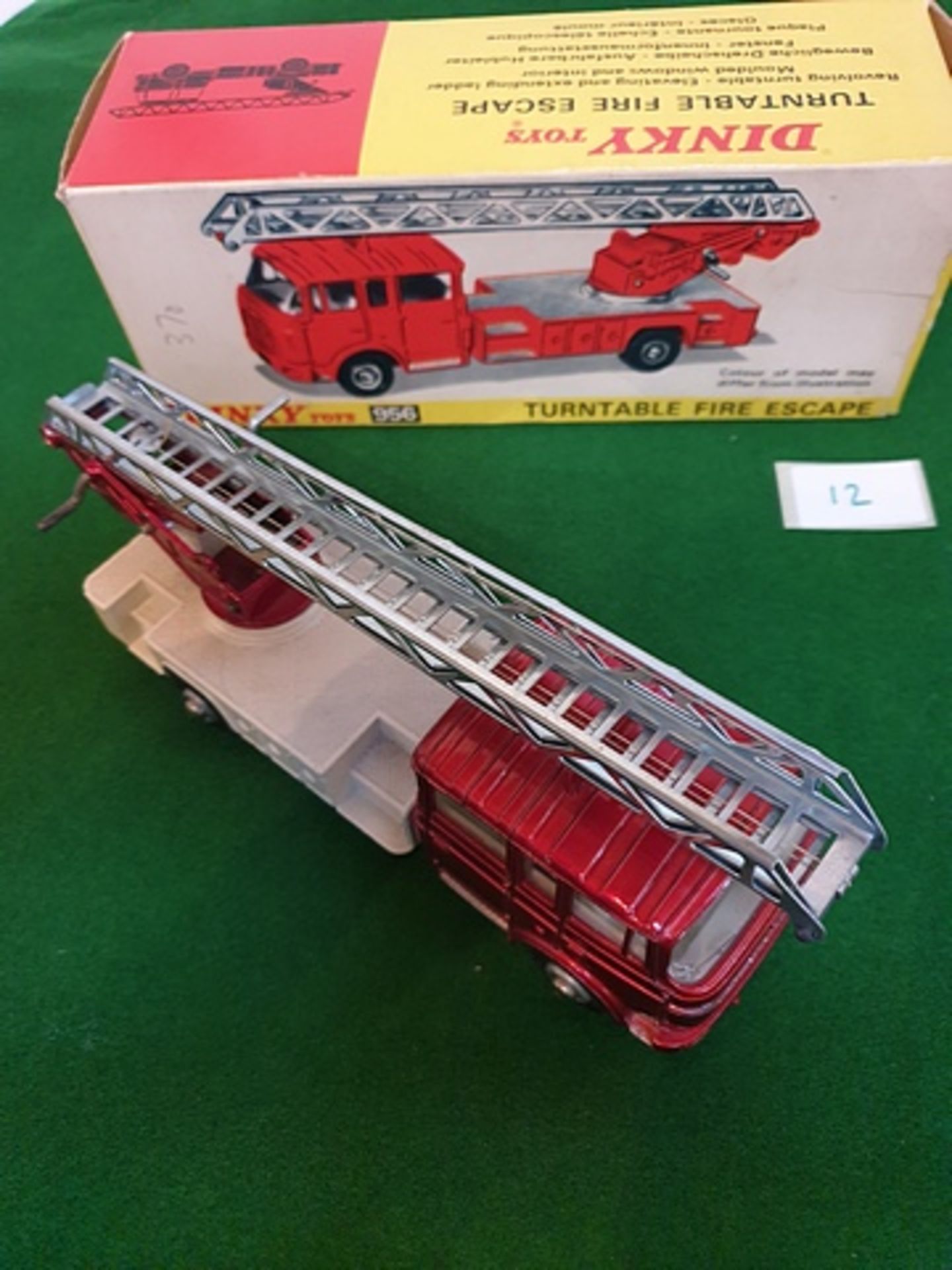 Dinky Toys Diecast #956 Turntable Fire Escape Truck Complete With Box