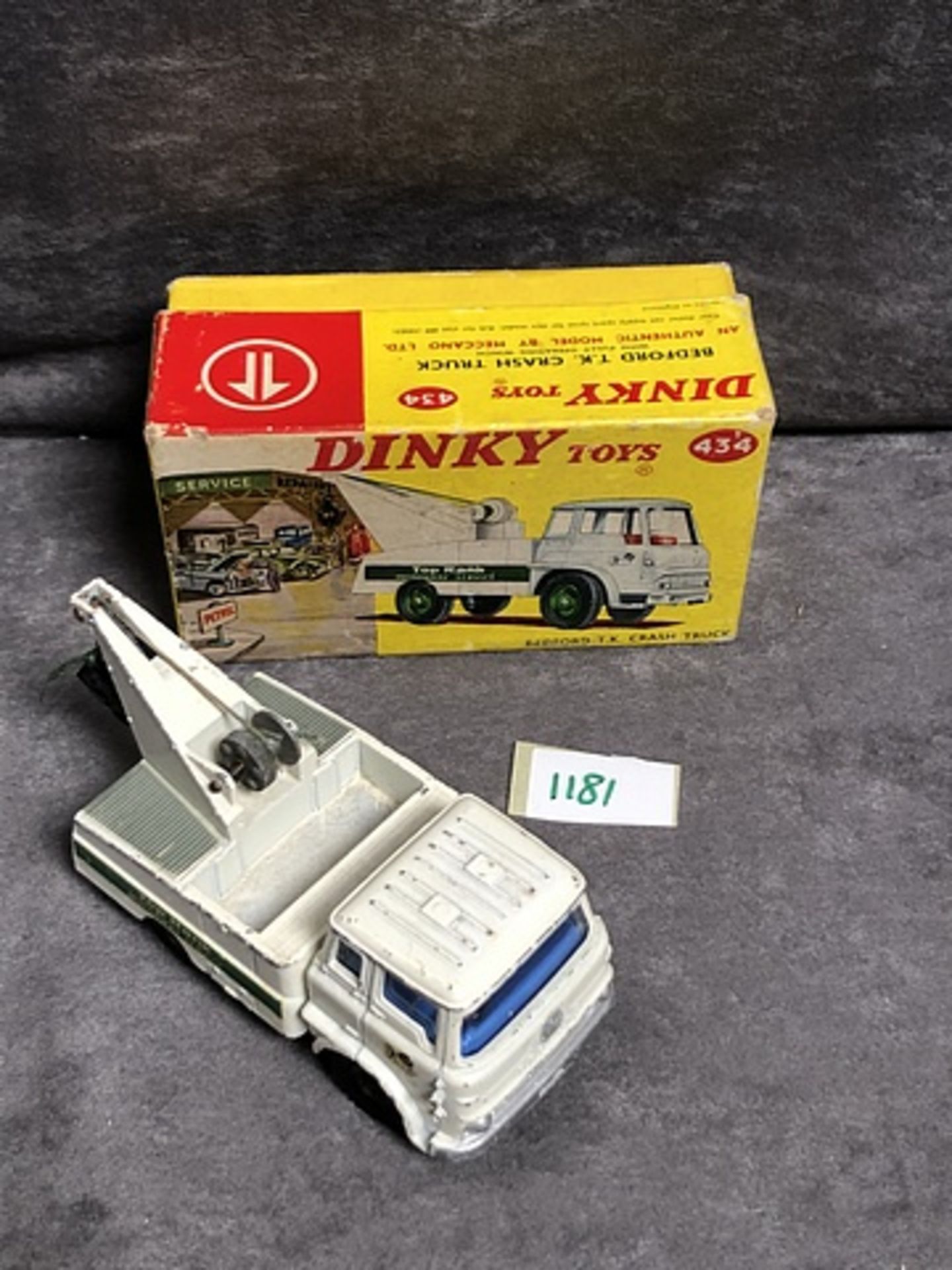 Dinky Toys Diecast #434 Bedford T.K. Crash Truck With Fully Operating Winch Complete With Box - Image 2 of 2