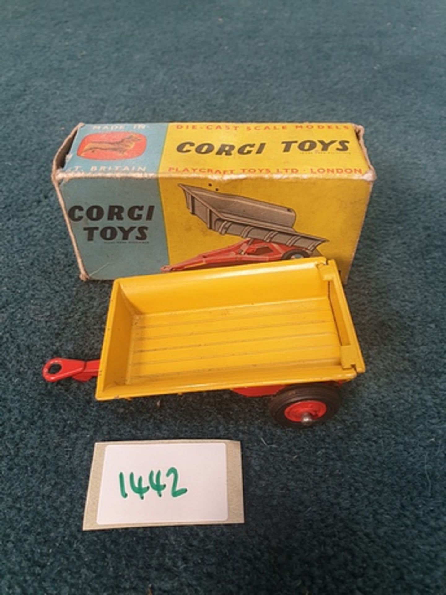 Corgi Toys #51 Massey-Ferguson 30 Cwt Trailer in mint box - Bild 2 aus 2