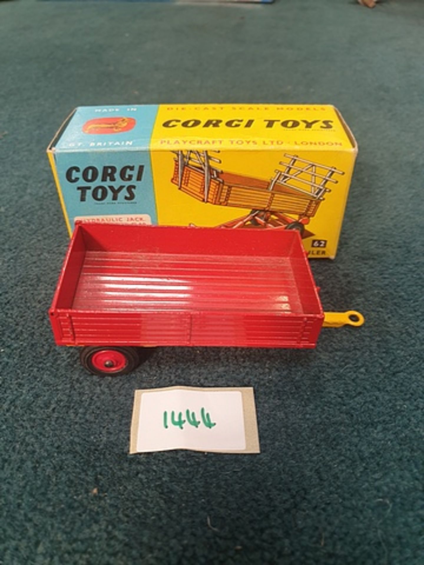 Corgi Toys # 62 Farm Tipper Trailer Model in Mint condition in near mint box - Bild 2 aus 2