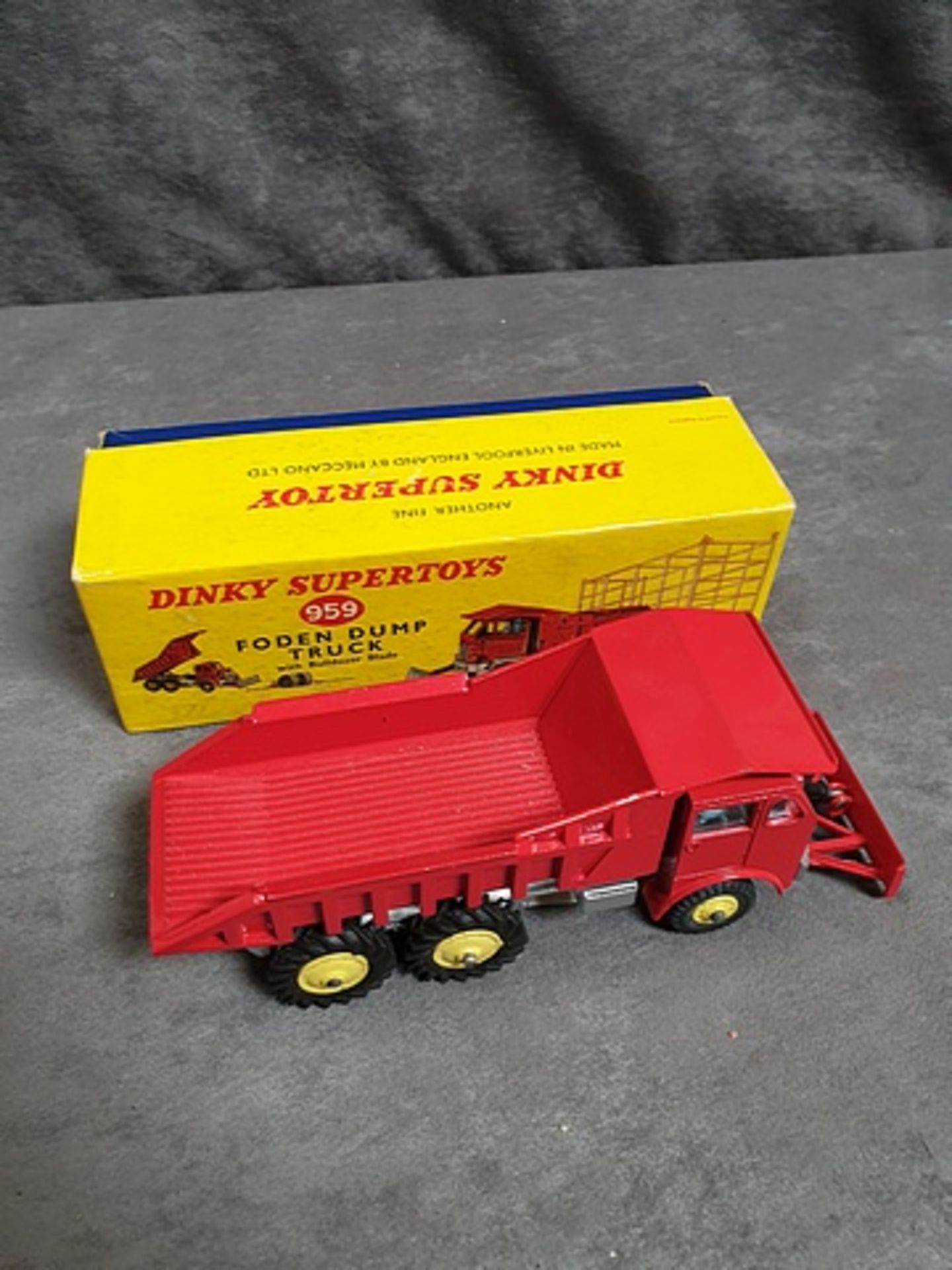 Dinky Diecast Toys # 959 Foden Dump Truck with rare hubs Complete In Box - Image 2 of 2