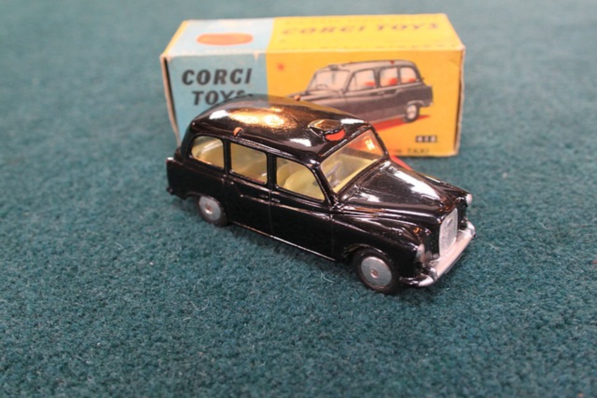 Corgi #418 Diecast Black Austin Taxi Complete With Box