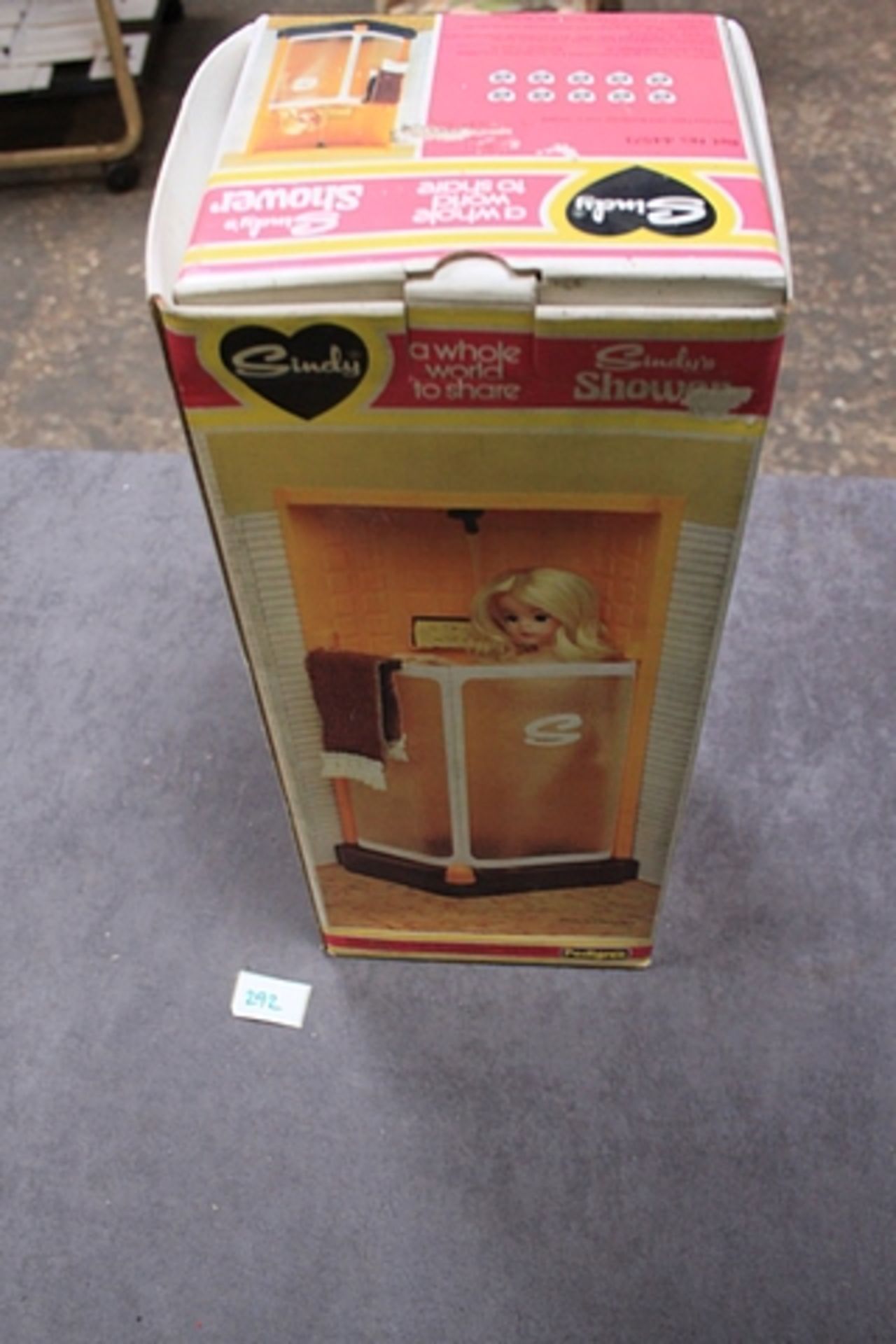 Pedigree Sindy's Shower Orange And Brown Complete With Box