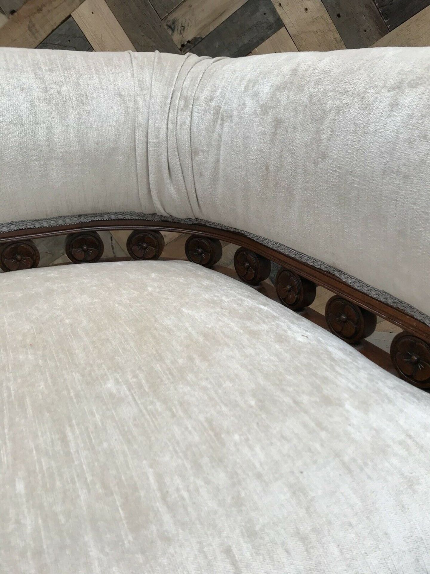 Victorian Sofa - Image 8 of 9