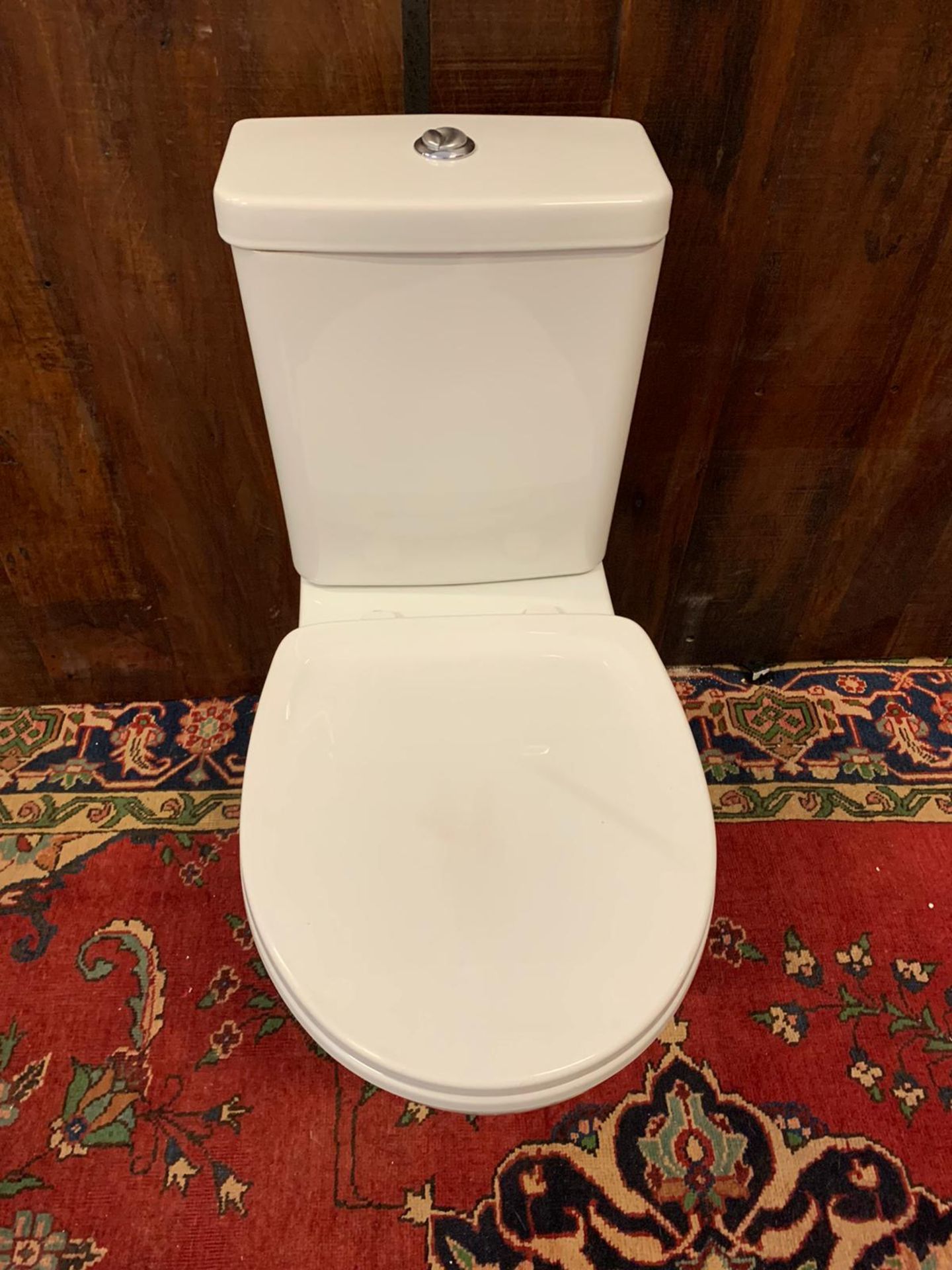 Toilet Basin With Cistern And Push To Flush Button 65cm X 38cm X 79cm Consigned From A Luxury - Image 4 of 4