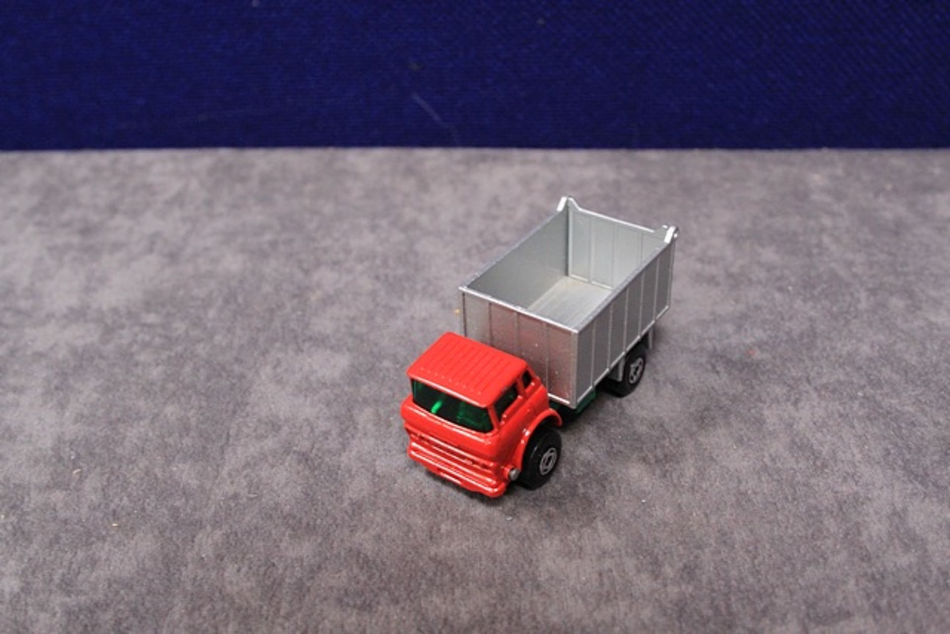 Mint Matchbox Superfast Diecast # 26 GMC Tipper Truck In Crisp Box - Image 2 of 4