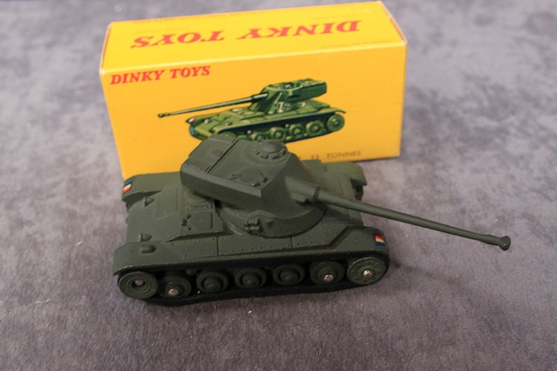 French Dinky Toys Diecast # 817 A.M.X. Tank In Crisp Box