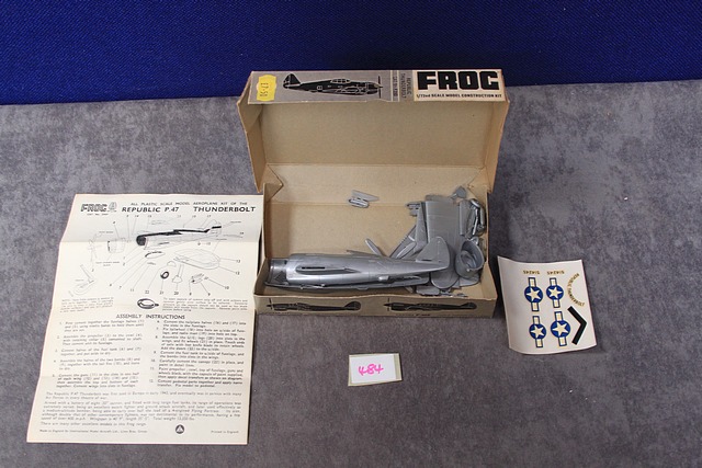 Frog Authentic 1/72 Scale Models Cat No F390 Republic Thunderbolt P/47 with instructions in box - Image 2 of 2