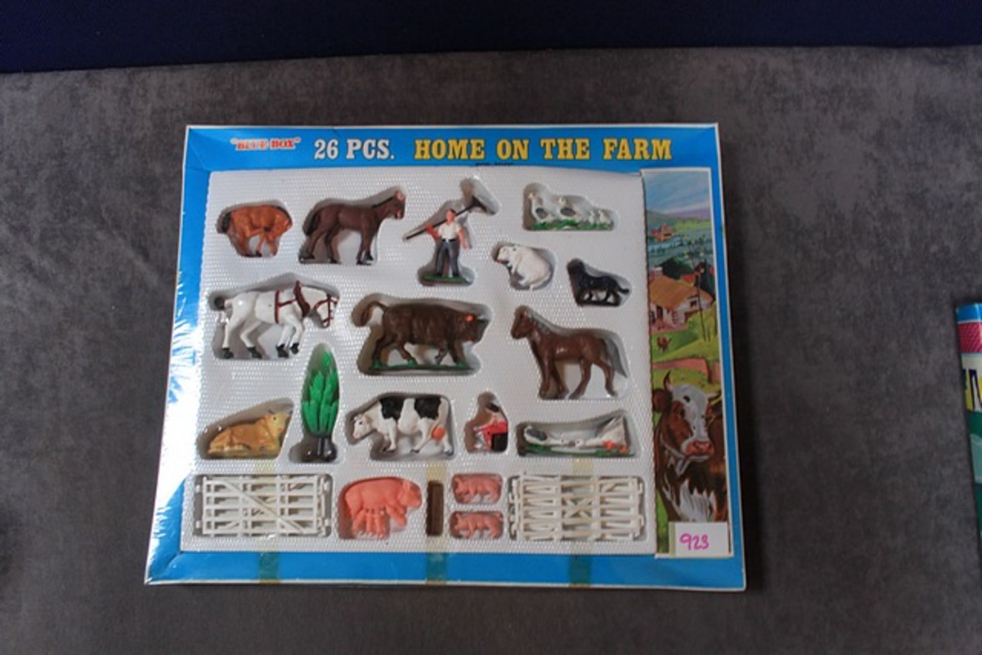 Blue Box (Hong Kong) Plastic Toys Series # 77715 Home On The Farm 26 Pieces In Box With Original