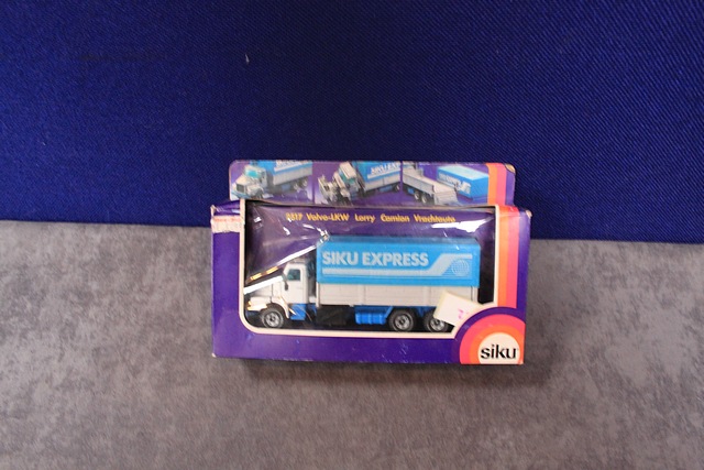 Mint Siku Diecast Number 2517 Volvo LKW With Excellent Box - Image 2 of 2