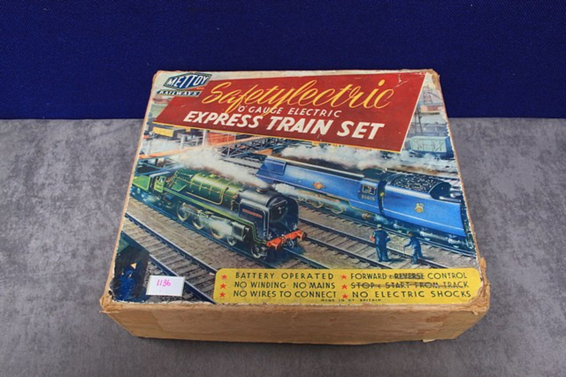 Mettoy Railways Battery Operated Safety 0 Gauge Electric Express Trains Set in box - Image 3 of 3