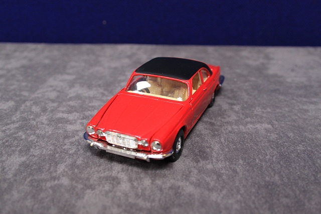 Corgi Diecast Number 286 Jaguar XJ12C With Excellent Box - Image 2 of 3