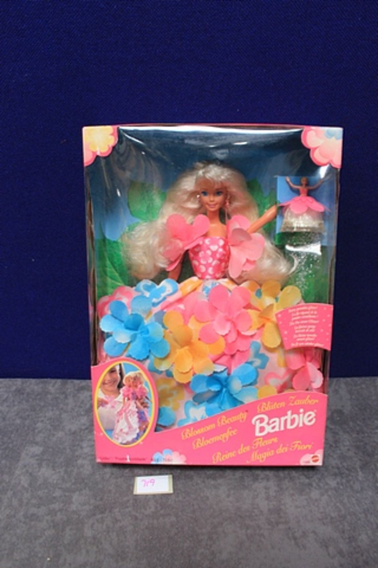 Mattel # 17032 Blossom Beauty Barbie In Box