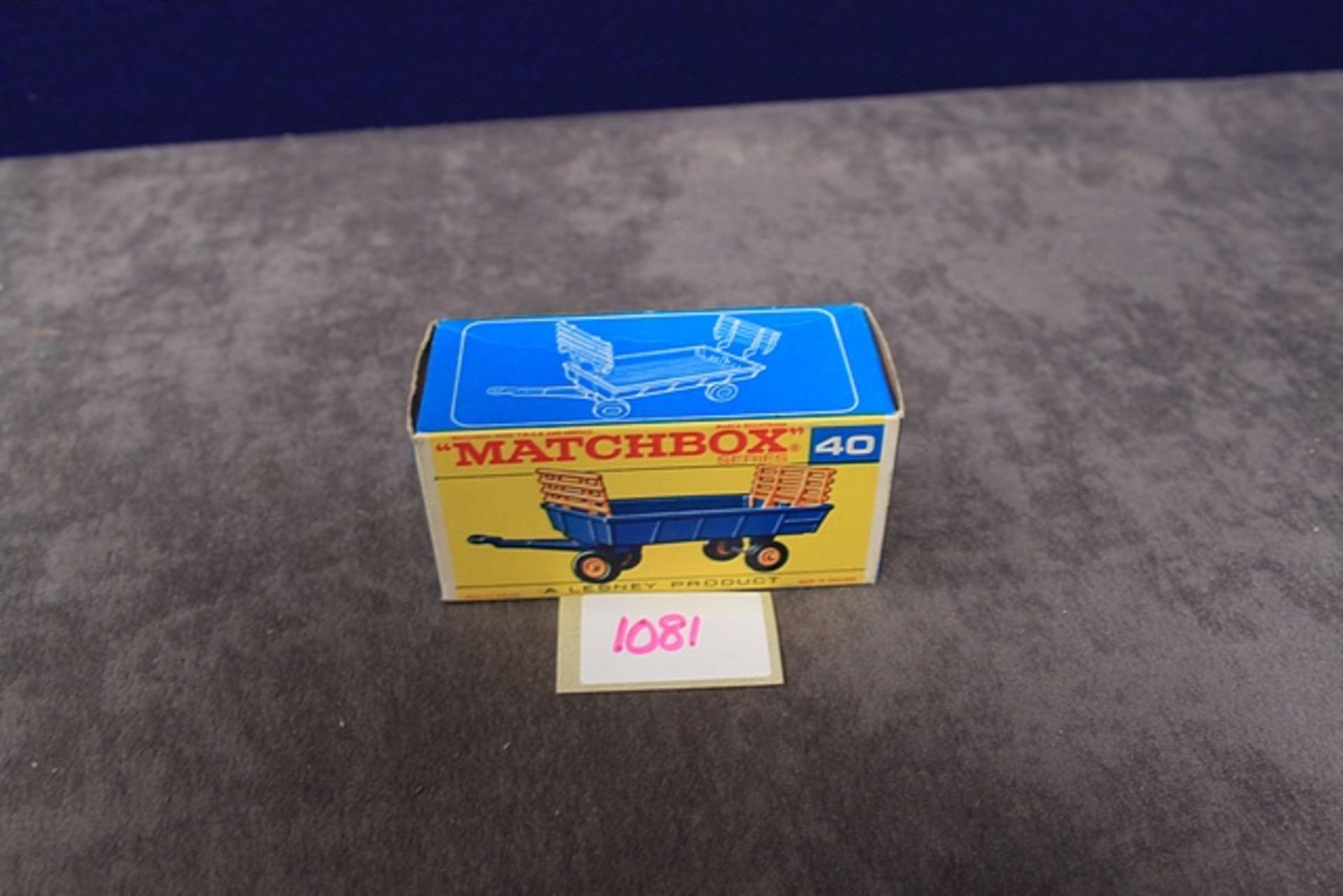 Mint Matchbox A Lesney Product #40 hay trailer in crisp Box - Image 2 of 3