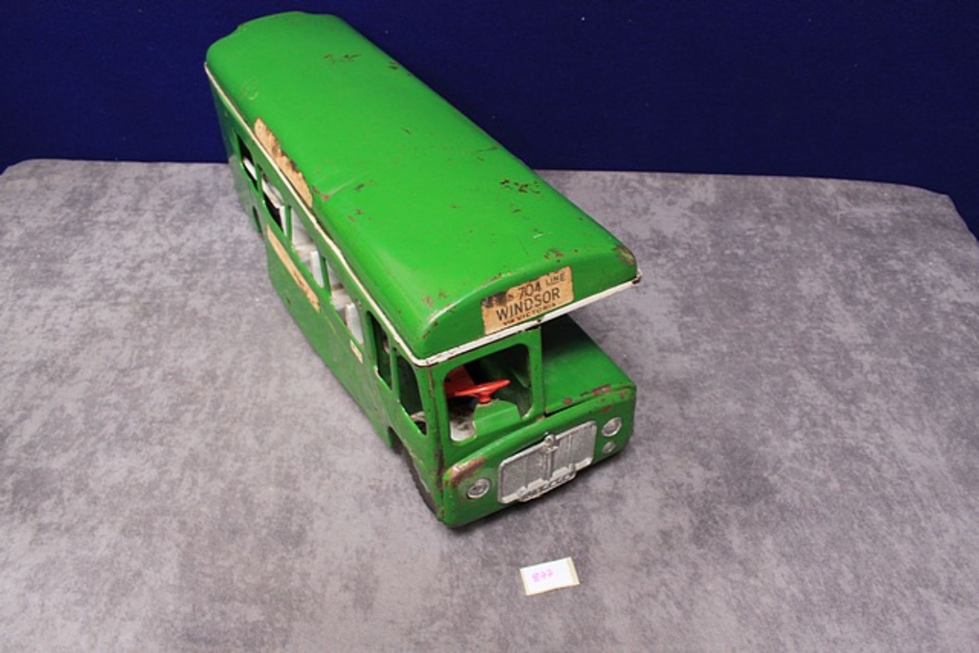 Tri-ang Metal Greenline 704 line Windsor via Victoria Green Bus