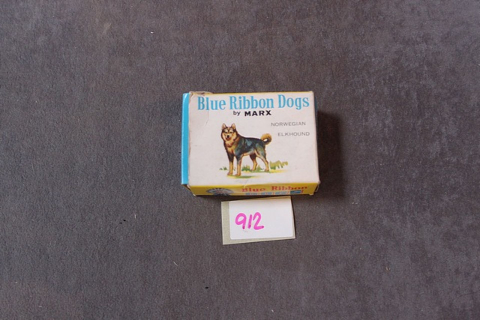 Louis Marx And Company (USA) Blue Ribbon Dogs By Marx Norwegian Elkhound In Box - Image 2 of 2