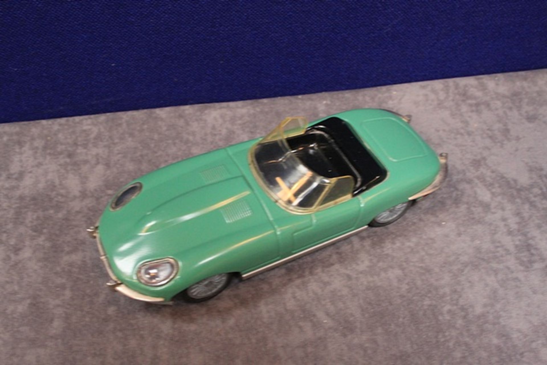 Lendulet Auto Jaguar Lemezaru Gyar In Box - Image 2 of 3