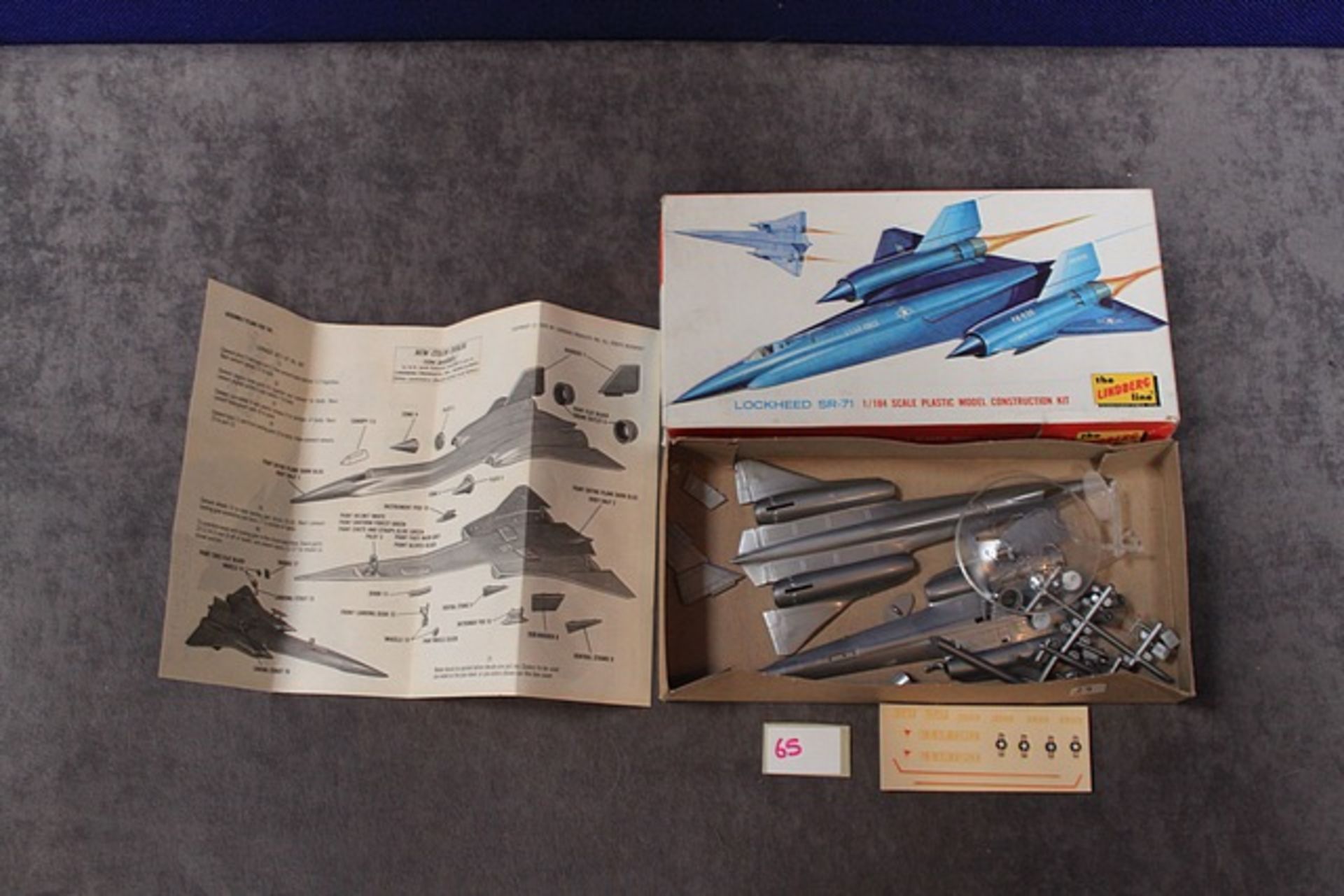 The Lindberg Kit No 487:60 Lockheed SR-71 On Sprues In Box
