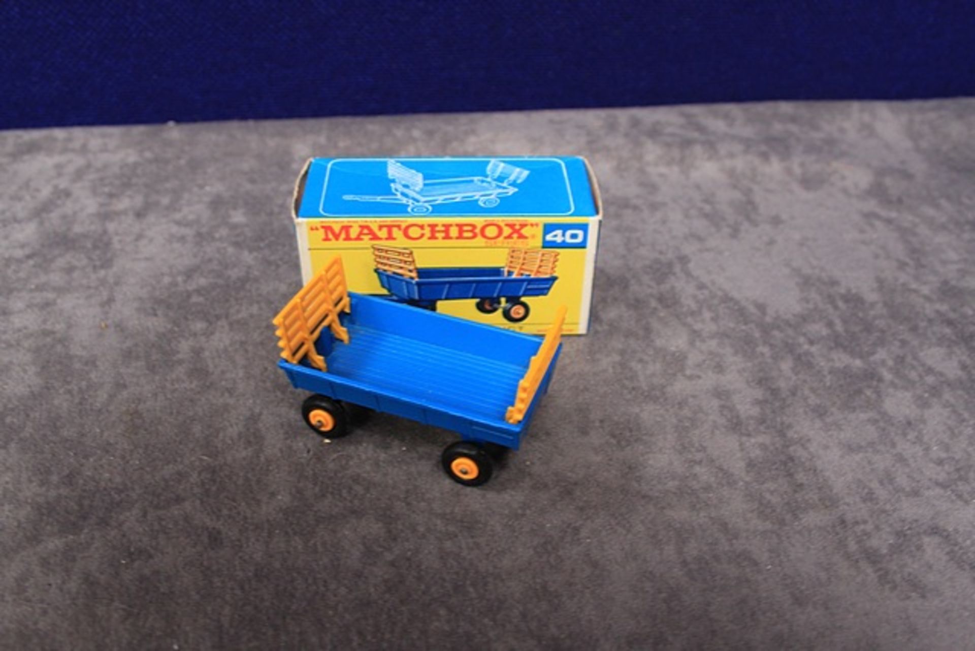 Mint Matchbox A Lesney Product #40 hay trailer in crisp Box