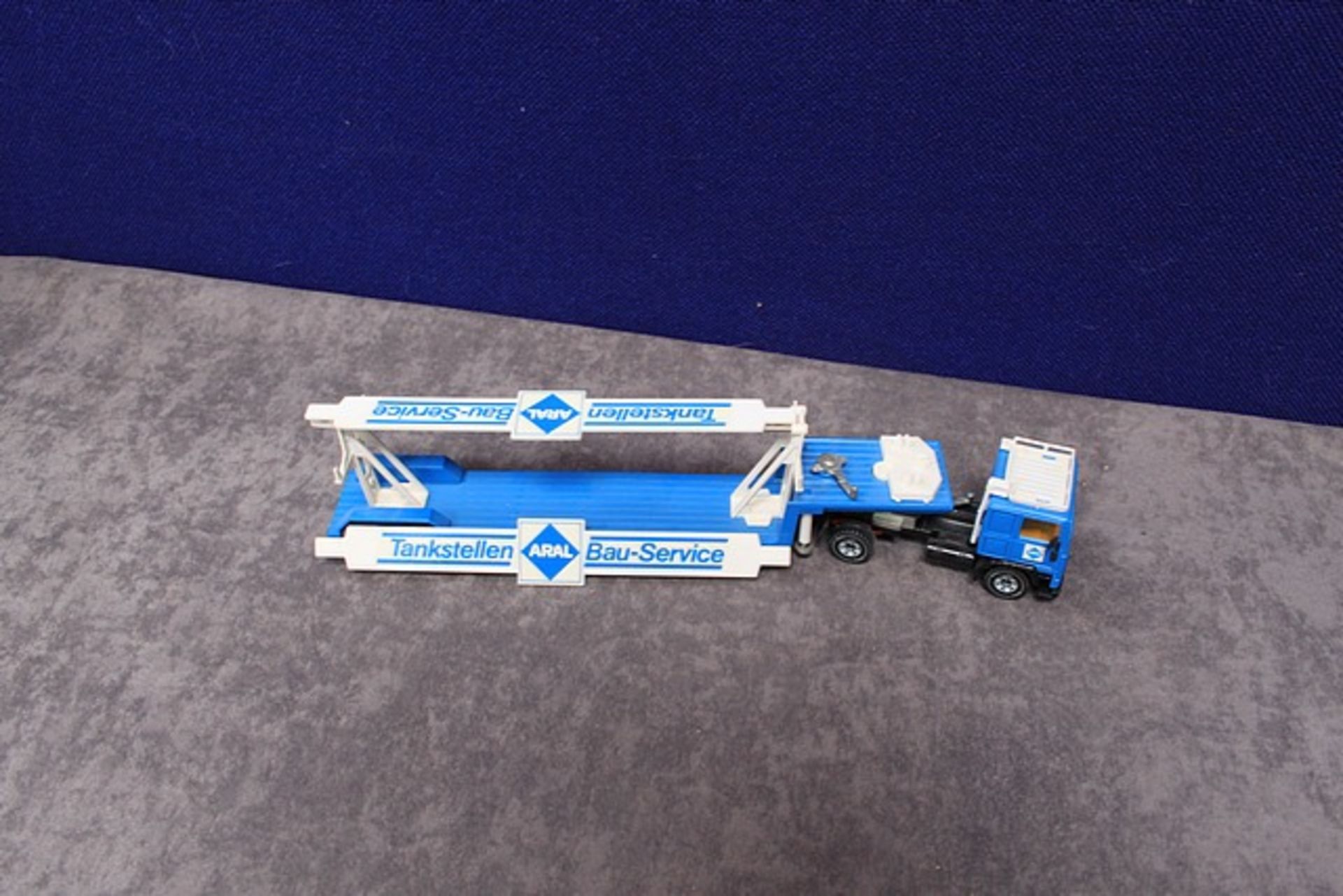 Mint Siku Diecast Number 3712 Petrol Station Transporter With Very Good Box (Cellophane Coming - Image 3 of 3