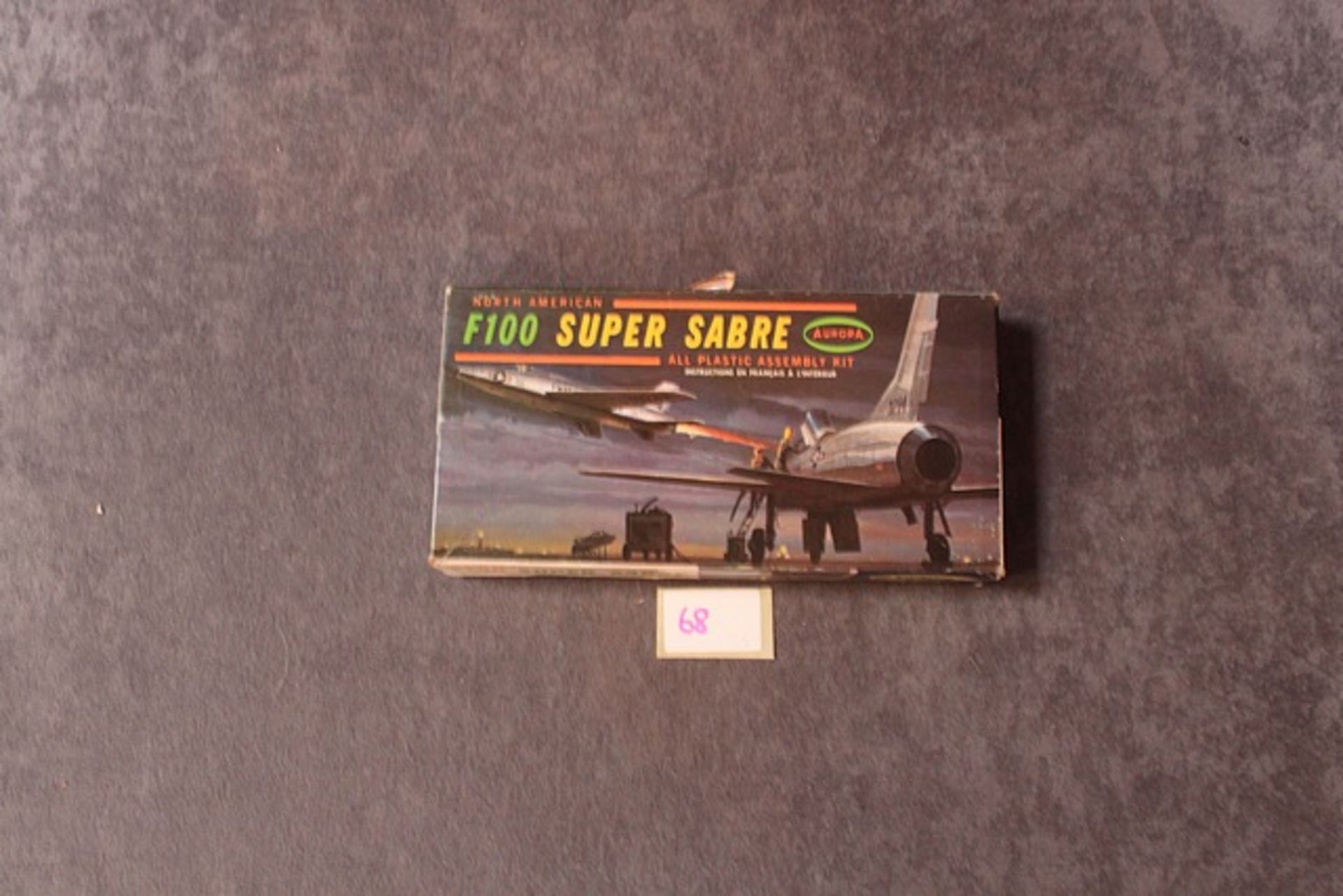 Aurora Hobby Kits Kit Number 289-39 North American F100 Super Sabre With Instructions In Box - Image 2 of 2