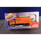 Siku Diecast Number 2926 Kennet District Council Mercedes Benz Refuse Truck With Box
