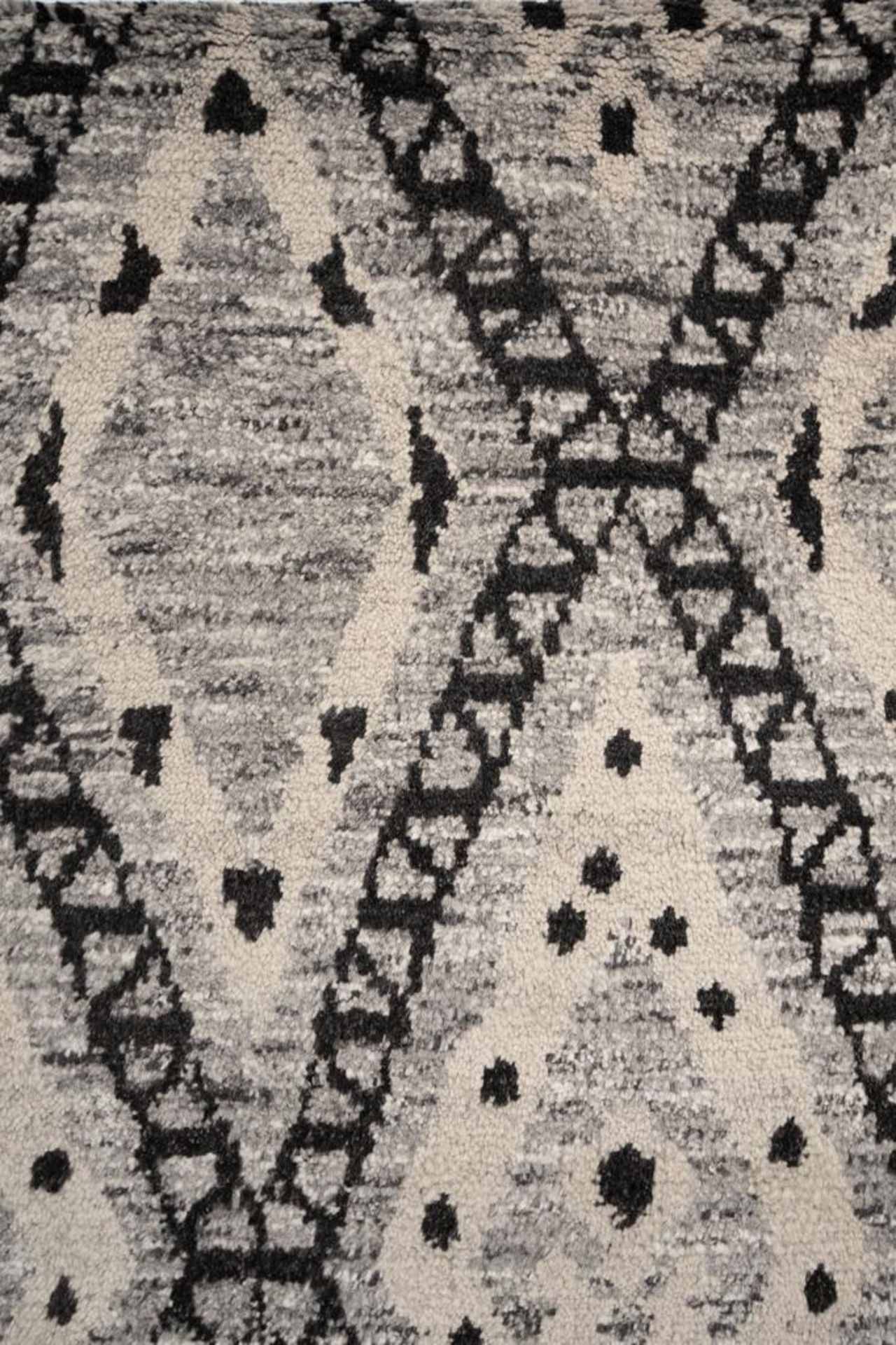 Brown Diamond Rug 242 x 296 cm: A gorgeous Moroccan inspired floor rug. - Image 2 of 4