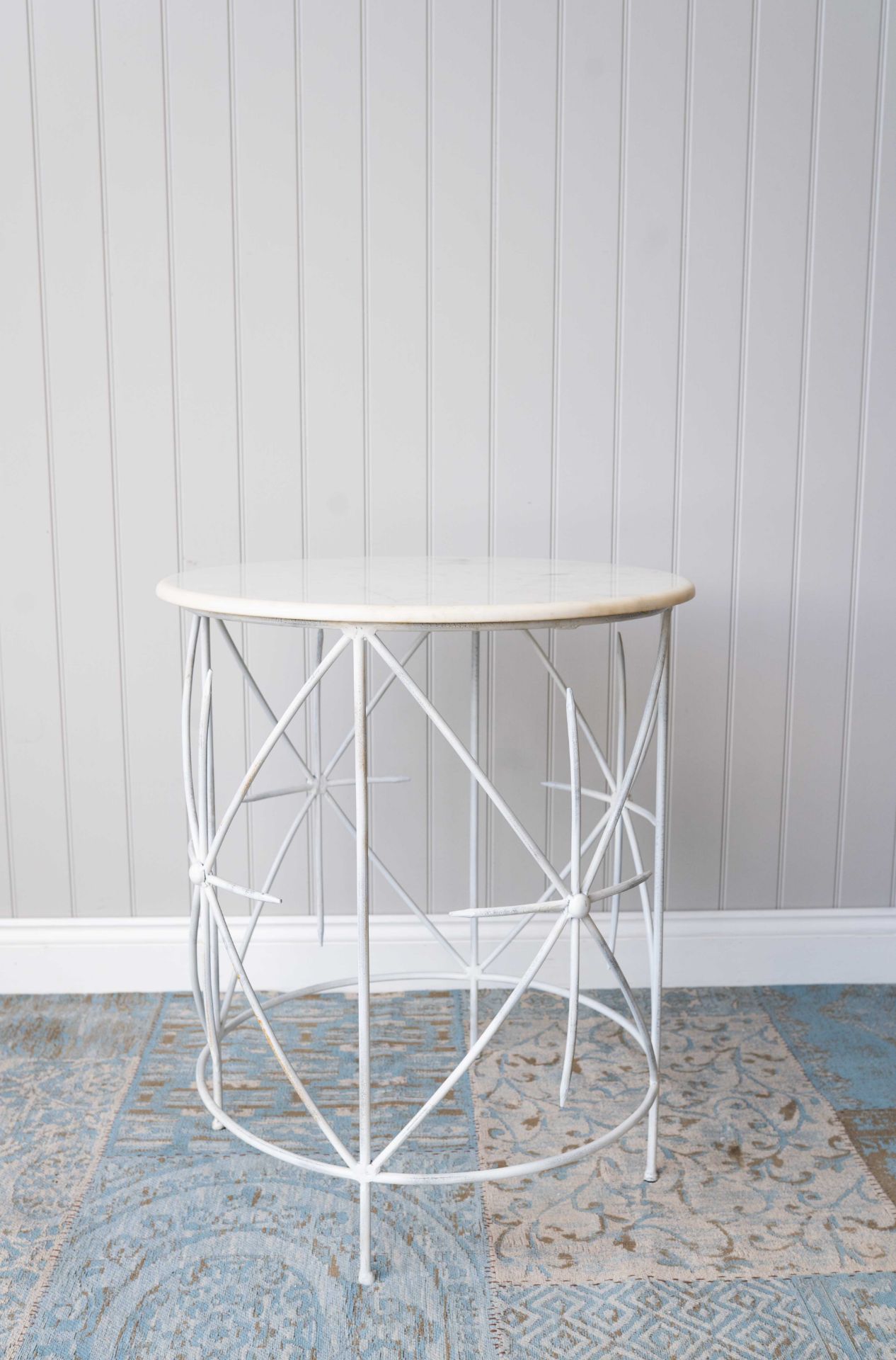 Side Table - White and White Distress: A gorgeous large side table finished in a bright white. - Image 3 of 4