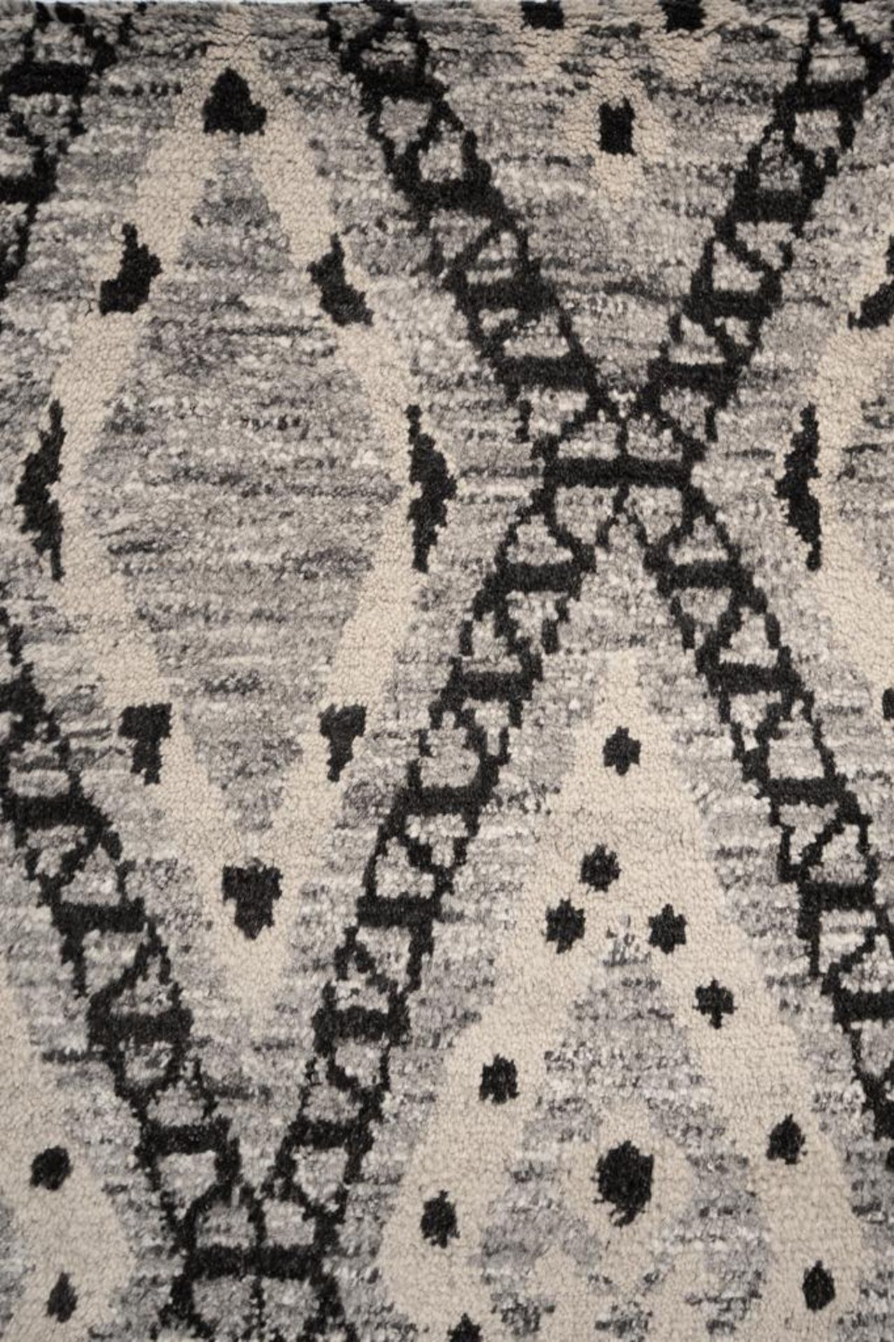 Brown Diamond Rug 207 x 250cm: A gorgeous Moroccan inspired floor rug. - Image 2 of 4