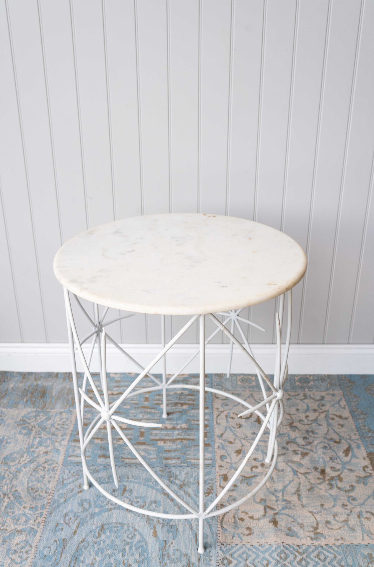 Side Table - White and White Distress: A gorgeous large side table finished in a bright white. - Image 2 of 4