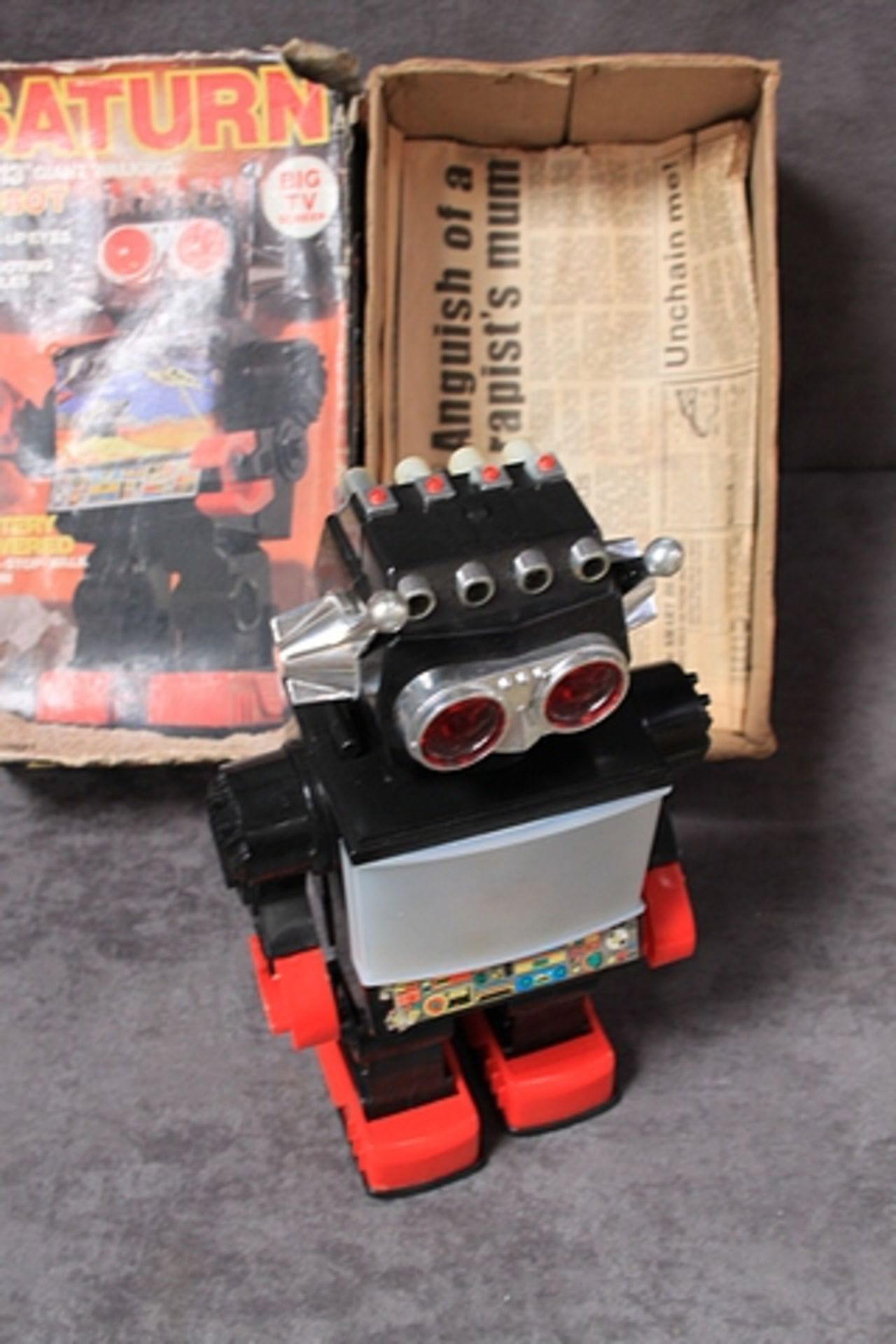 Kamco (Hong Kong) #1981 Saturn 13" Robot in a poor box (missiles missing)