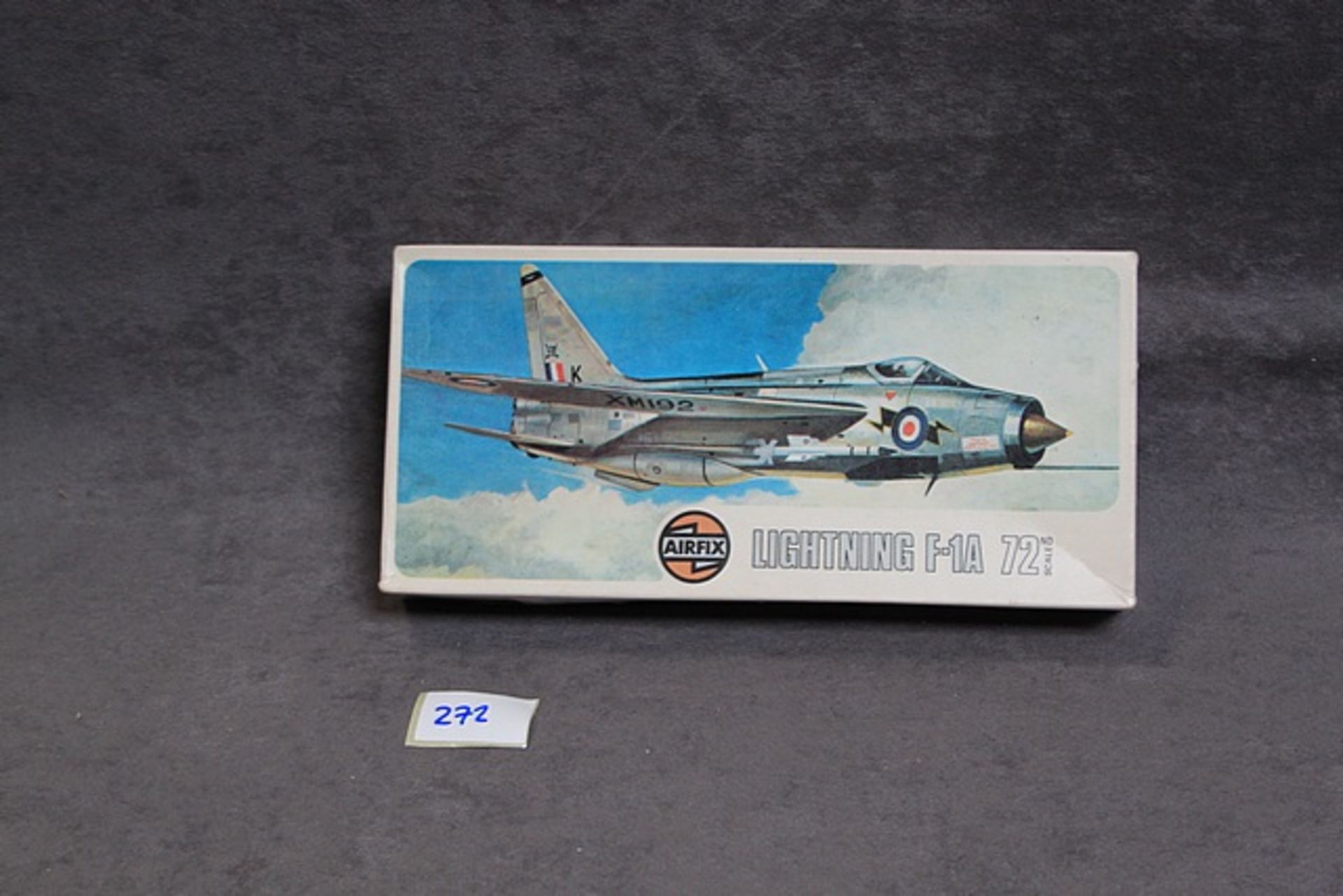 Airfix - Lightning F1A - 1:72 Model Kit #02010-3 Series 2 First British combat aircraft with - Image 2 of 2