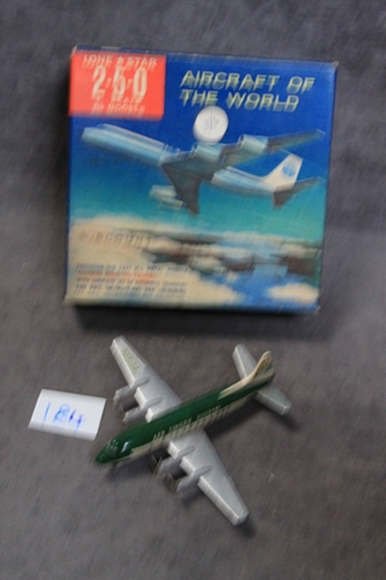 Lone Star Aircraft of the World 1/250th scale Diecast Aer Lingus Decal Plane - Image 3 of 3