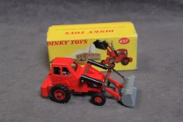 Mint Dinky Diecast #437 Taylor Woodrow Muir-Hill 2/WL Loader in excellent/Nr Mint Box