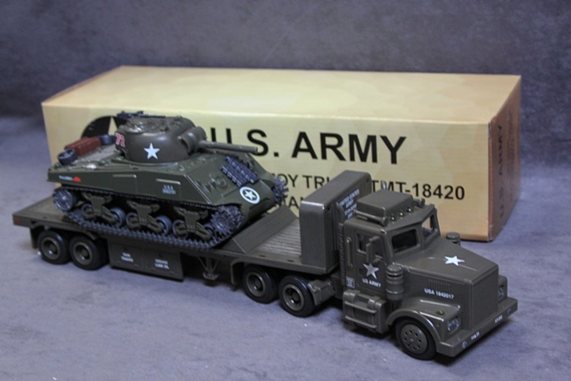 TMT Taylor Trucks (USA) Military U.S. Army Sherman Tank M4a3 With Transport Truck Taylor Tmt-18420 - Image 2 of 4