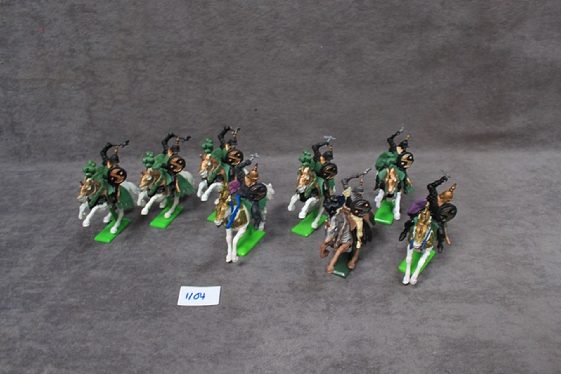 8x Britains Muslim Knights on horseback - Image 2 of 2