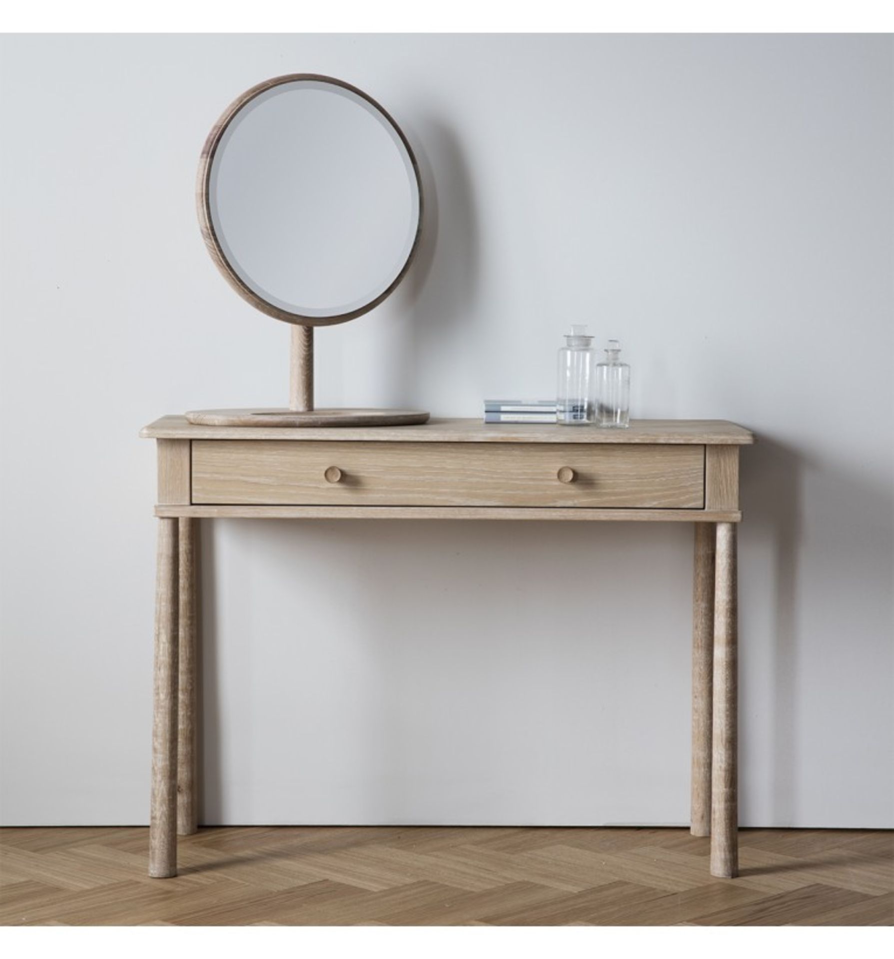 Wycombe Dressing Table with Drawer The Wycombe range made from a combination of the finest solid oak