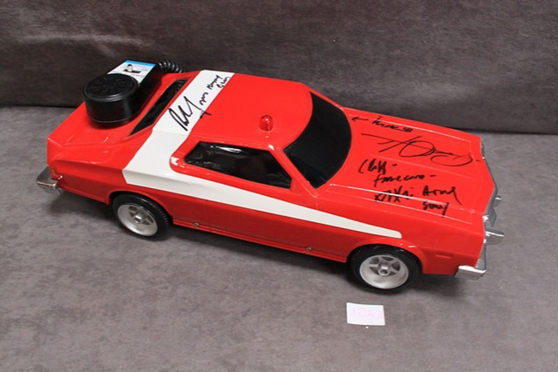 Rare Signed by Antonio Fargus, Michael Glazier & David Soul Fushintoys plastic Radio Control car - Image 2 of 2