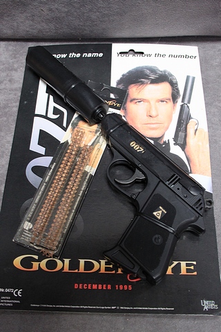 Lone Star Golden Eye 007 Gun with Bullets - Image 2 of 2