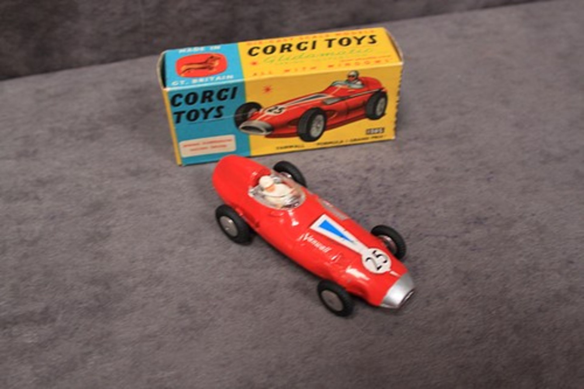 Mint Corgi Toys Diecast #150S Vanwall Formula 1 Grand Prix with leaflet in a firm excellent box (a - Image 2 of 2