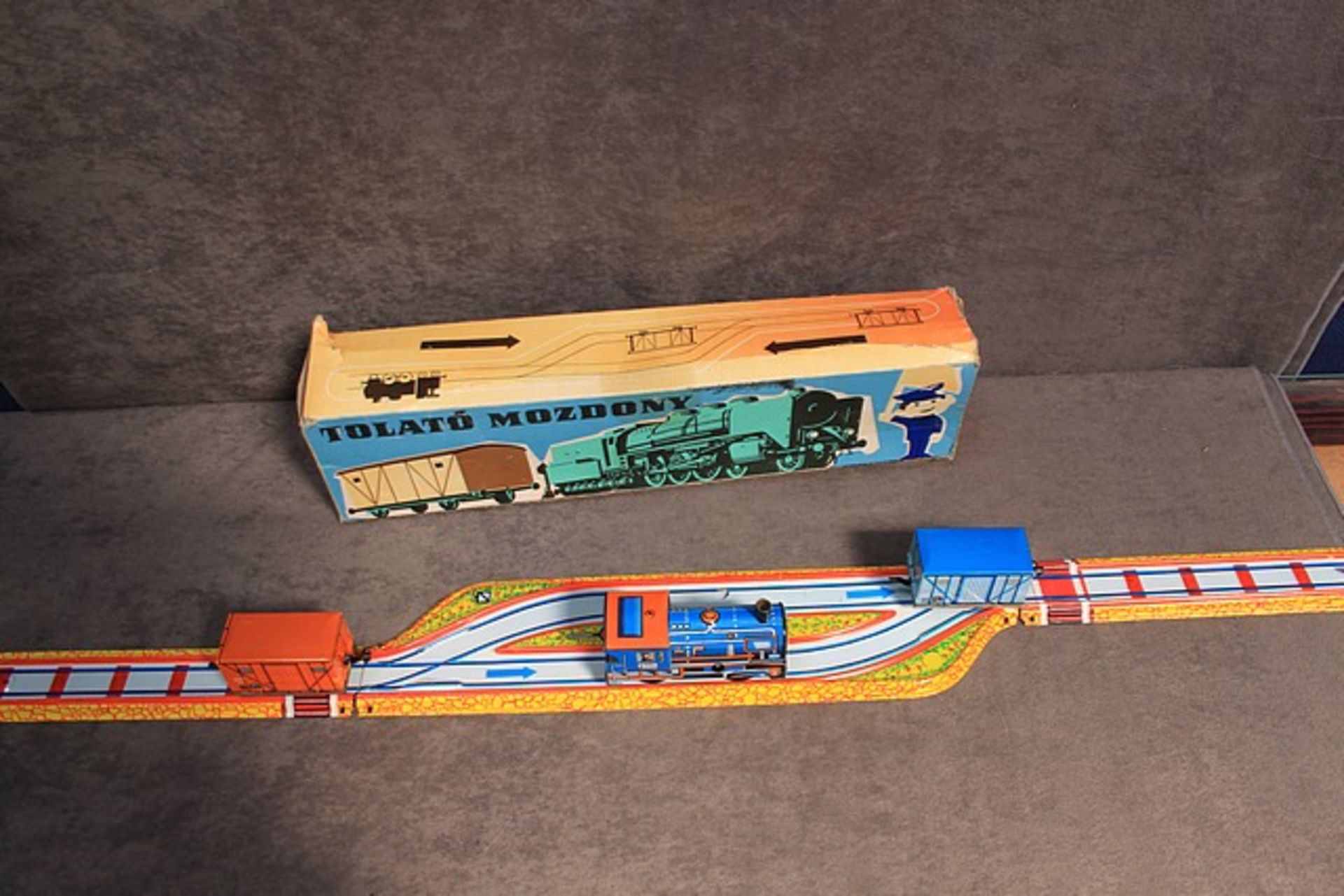 Vintage Tolato Mozdony Wind-Up Train Set Original Box & Key made in hungry